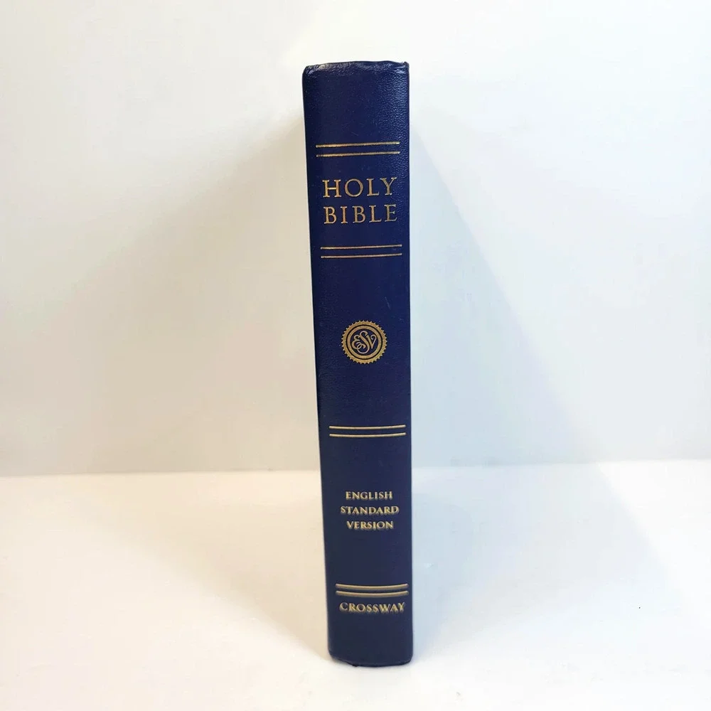 Holy Bible ESV English Standard Version Crossway Blue HC Pew Church Bible 2002‎
